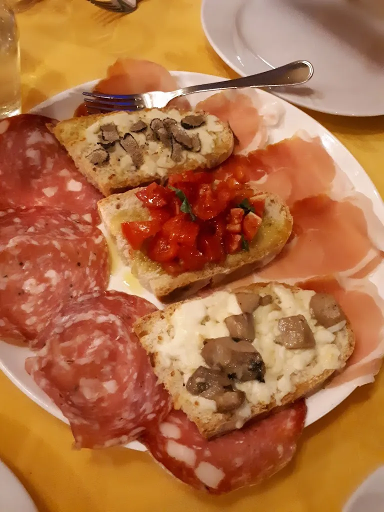 Nicole Za_Ristorante Pizzeria Le Tre Fontane_Chitignano_review