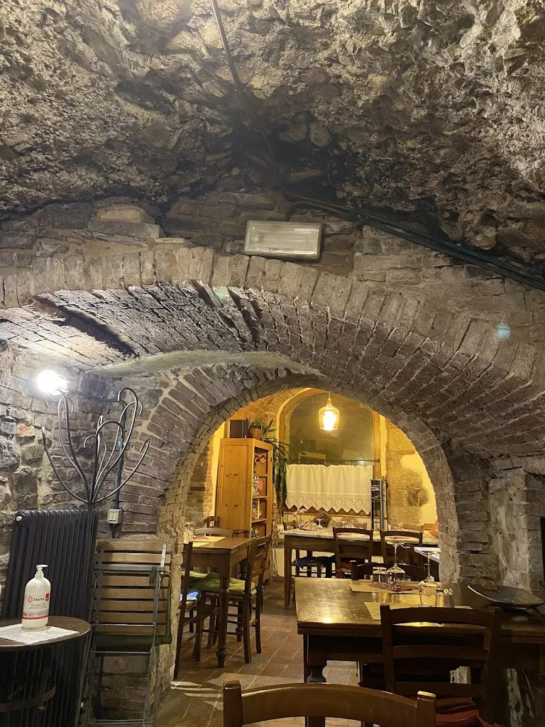 Marie Le_Restaurant Wine Bar - CAVE TIBURZI_Chiusdino_recensione