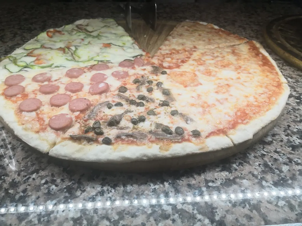 Francesca Piazzini_Pizzeria LASPIZZA pizza al taglio e da asporto_Chiesina Uzzanese_review