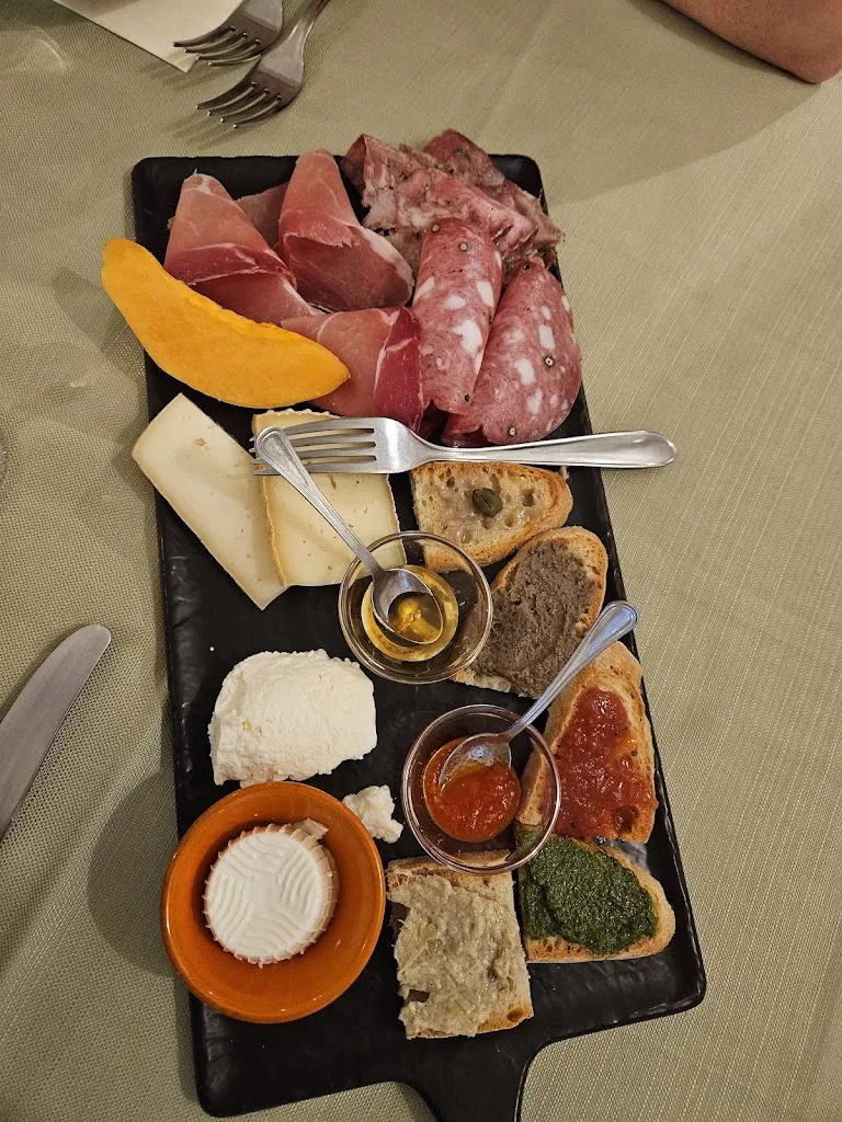 Albergo Ristorante Letizia_Chiusi della Verna_slider_image_3