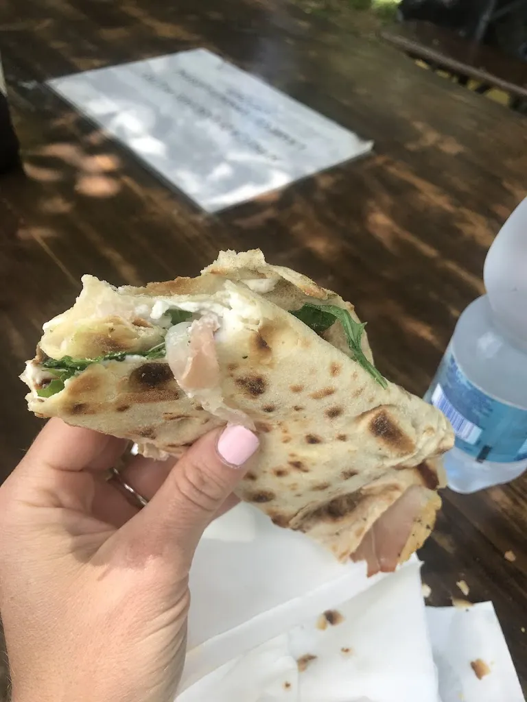 Laura Ursprung_Lampredotto Sbranami - pizzeria a taglio -Paninoteca - focacce_Civitella Marittima_review