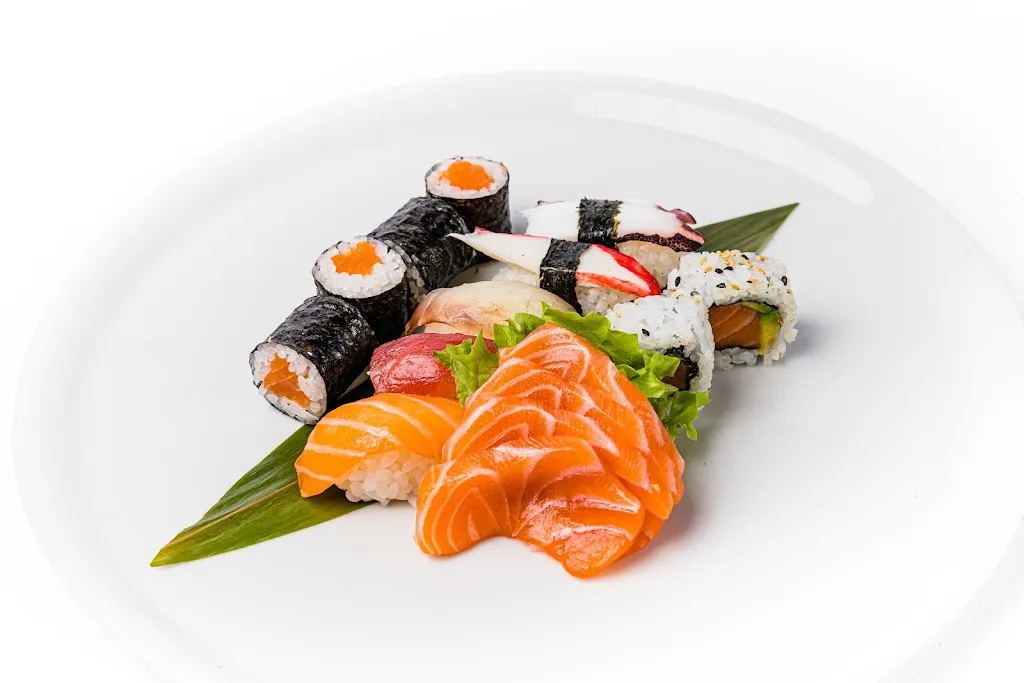UBE Sushi Lab_Collesalvetti_slider_image_3