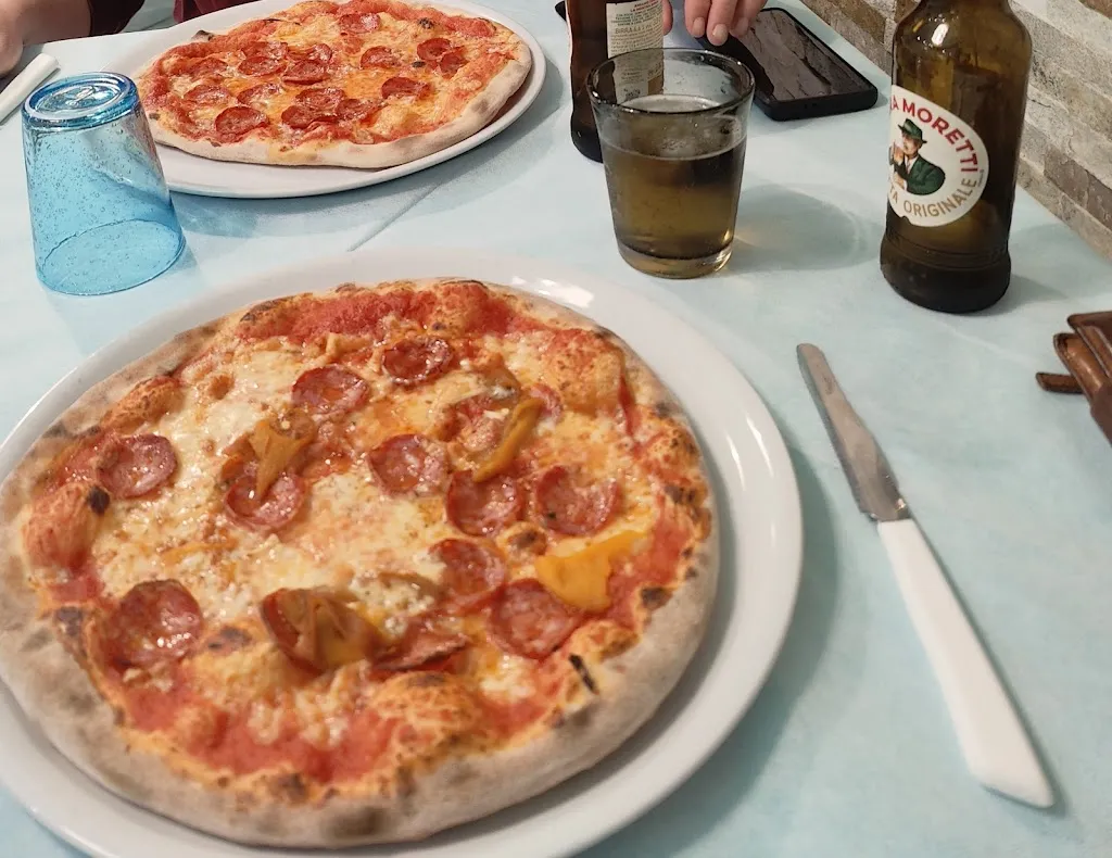 mariette de haan_Oliveri Vito Bar Pizzeria_Collesalvetti_review