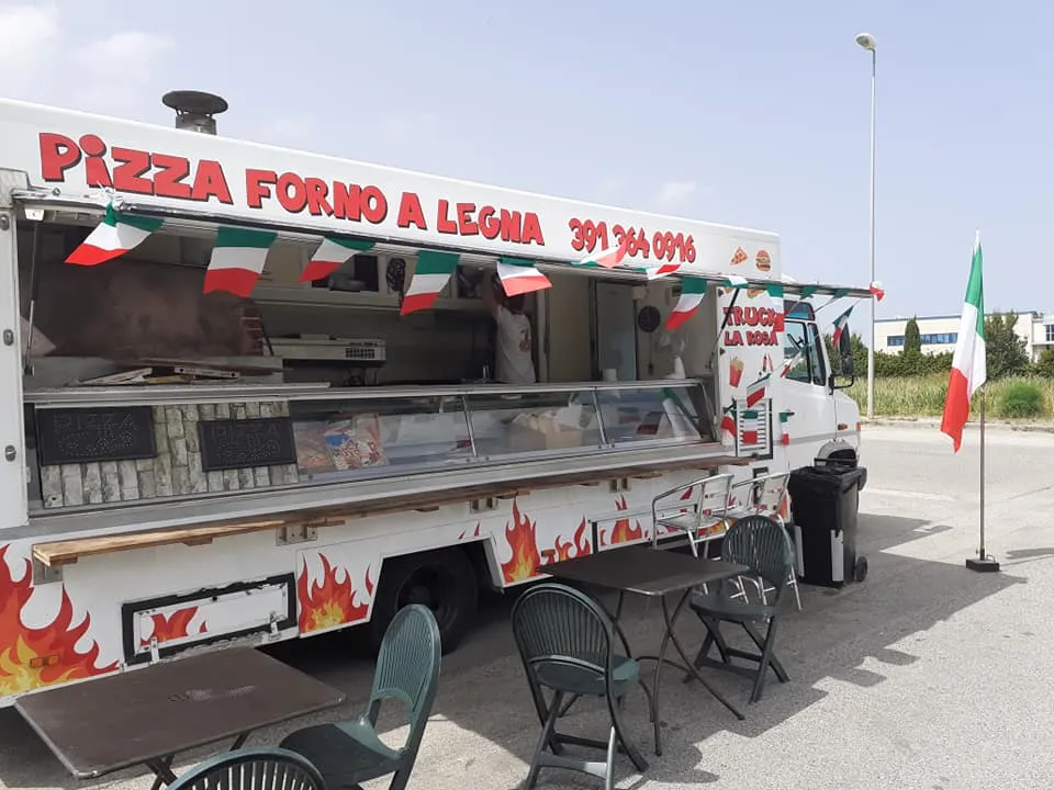 pizza truck la rosa_Collesalvetti_slider_image_3