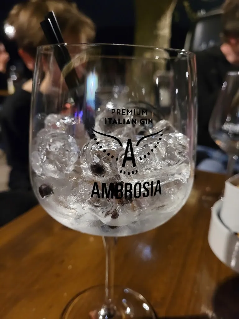 Grzegorz Makowski_Bar Roma Tuscany_Coreglia Antelminelli_review