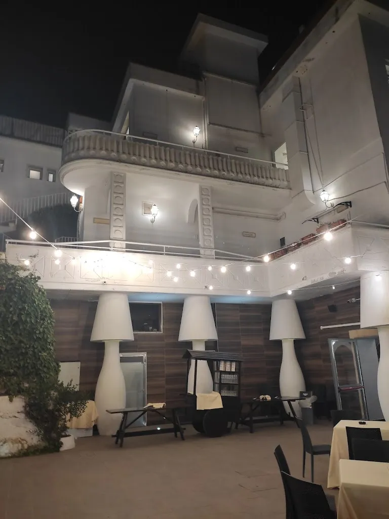 Francesco Nesca_La Gravina Olivieri Ricevimenti_Massafra_recensione