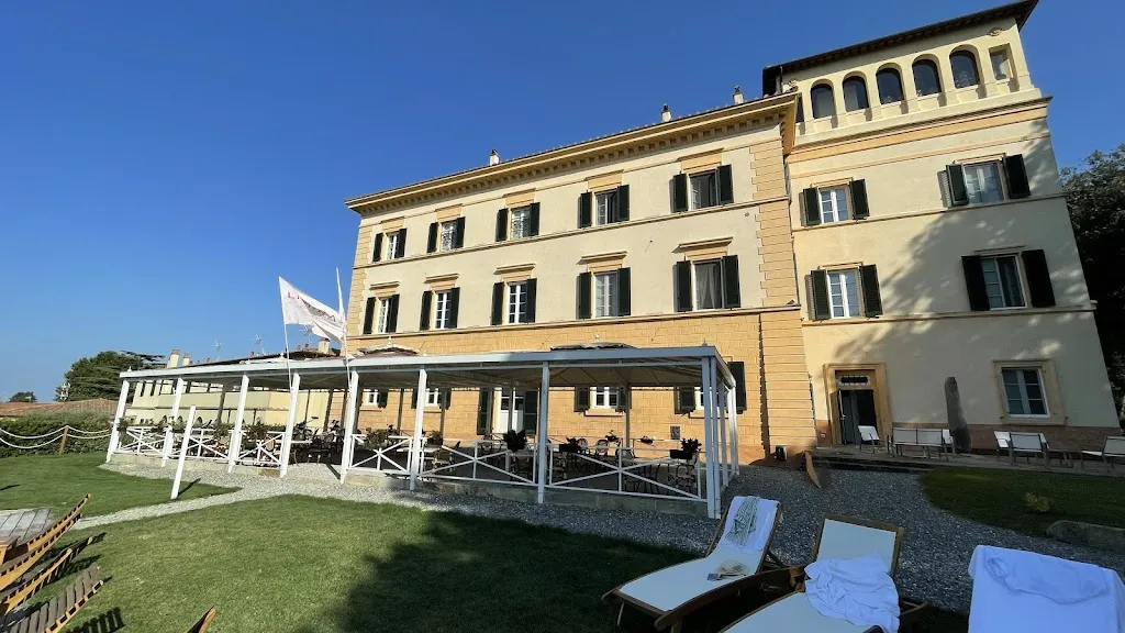 András Lehel_Villa Conti_Fauglia_review