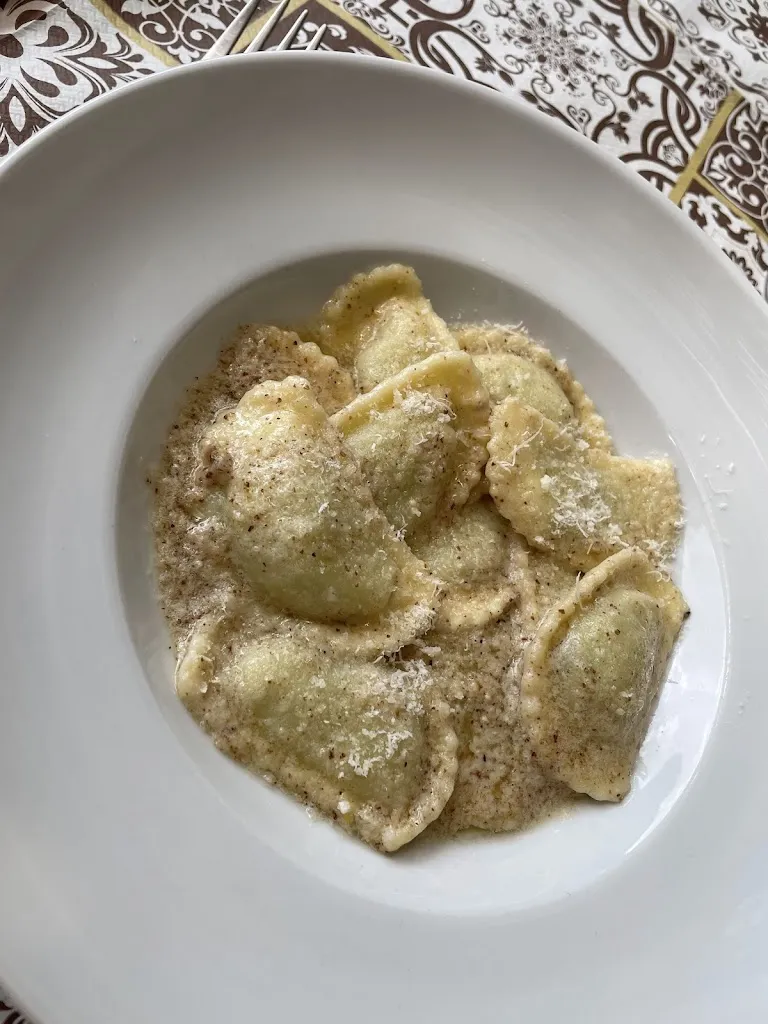 Adam Wu_Ristorante Radicchi_Fontana delle Monache_avis