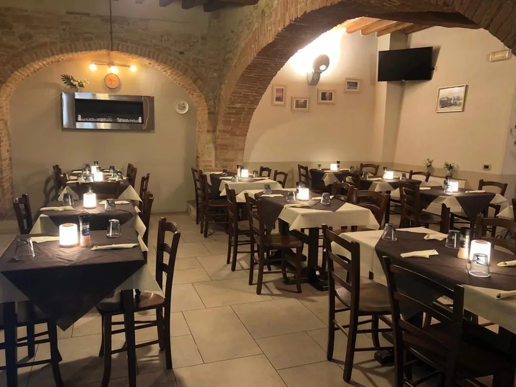 Pizzeria Birroteca Luna di Saturno_Colle di Val d'Elsa_slider_image_1