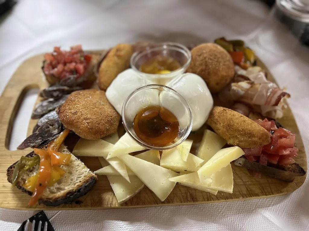 Pizzeria L'Oro Di Napoli restaurant in Colle di Val d'Elsa