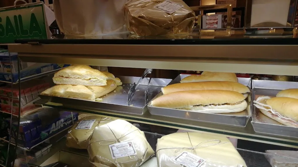 Cennini Pasticceria & Pizzeria_Colle di Val d'Elsa_slider_image_3