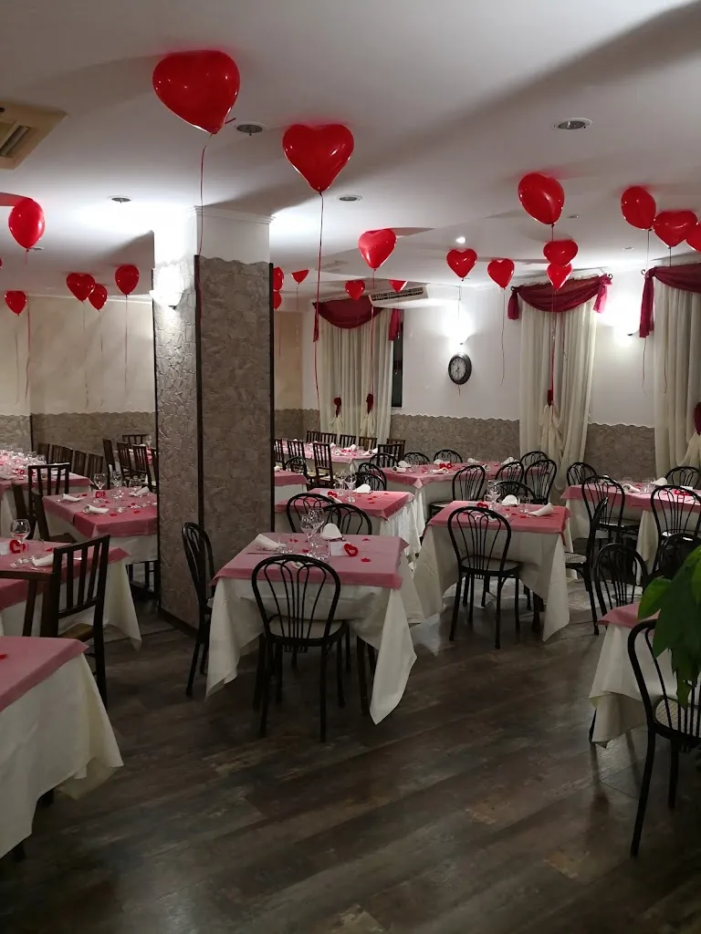 Moulin Rouge restaurant in Massafra