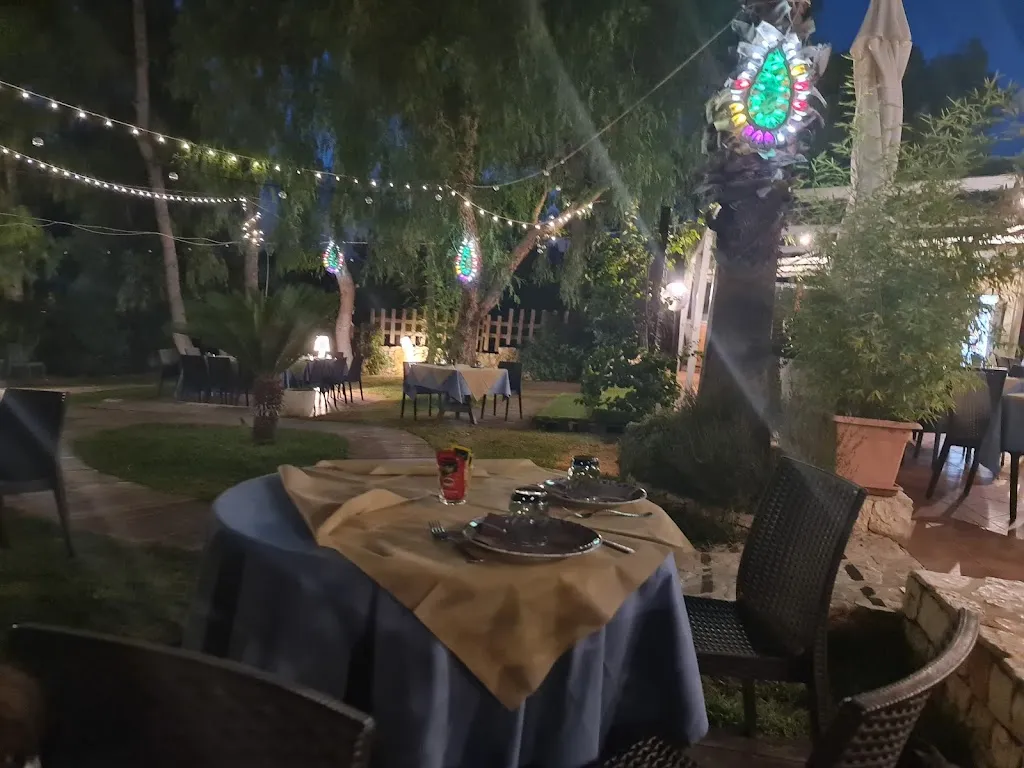 Domenico G. Bozza_Royal Garden_Massafra_recensione