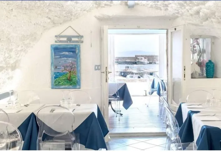 La grotta del pescatore,ristorante l angolo di Napoli restaurant in Giglio Castello
