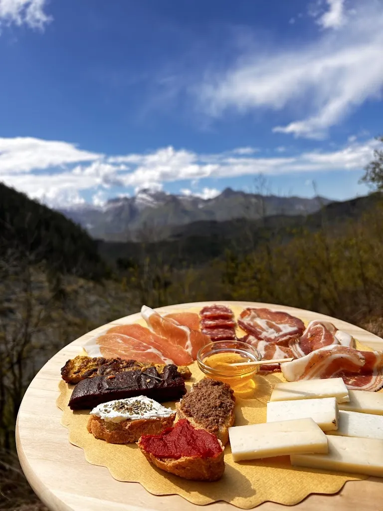 Caff-Arena_Giuncugnano_slider_image_3