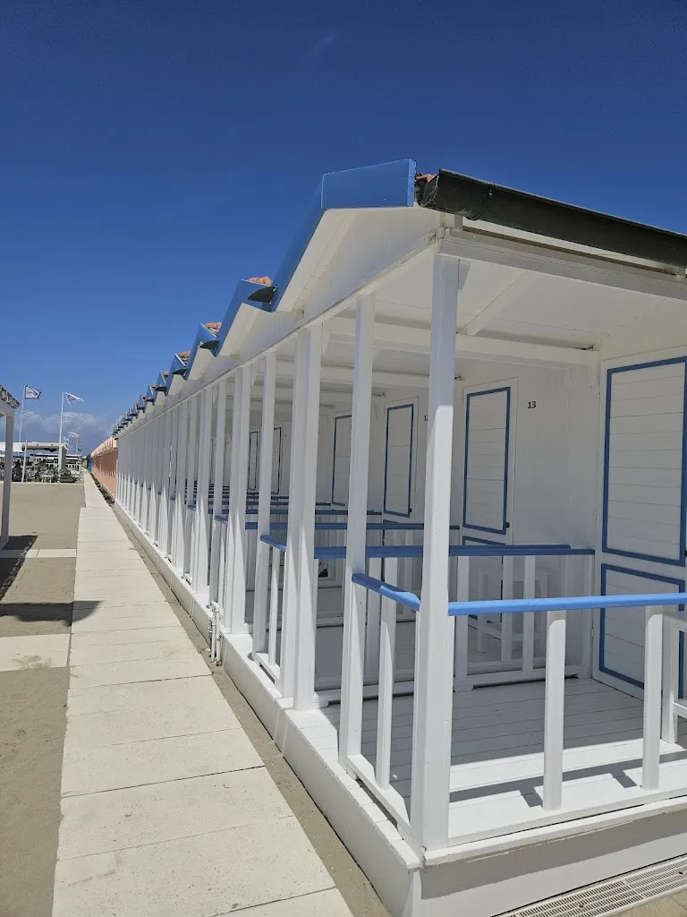 Eleonora Scalabrini_Bagno Vittoria_Forte dei Marmi_review