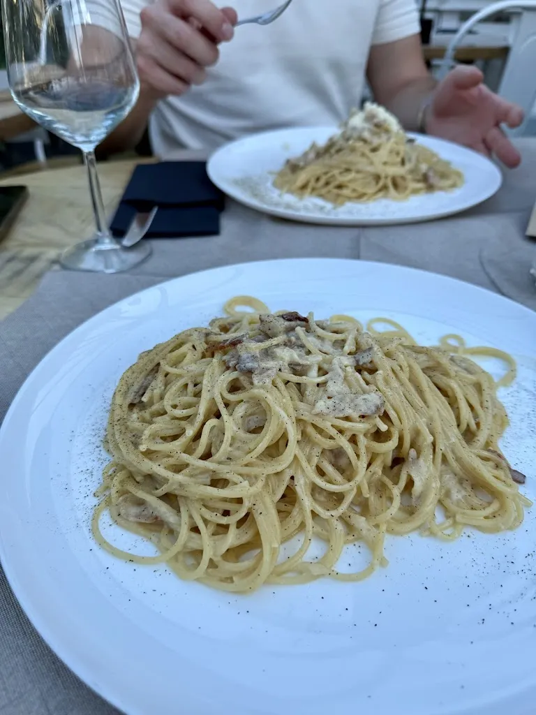 Jessica Vanessa_Mangio Forte _Forte dei Marmi_recensione