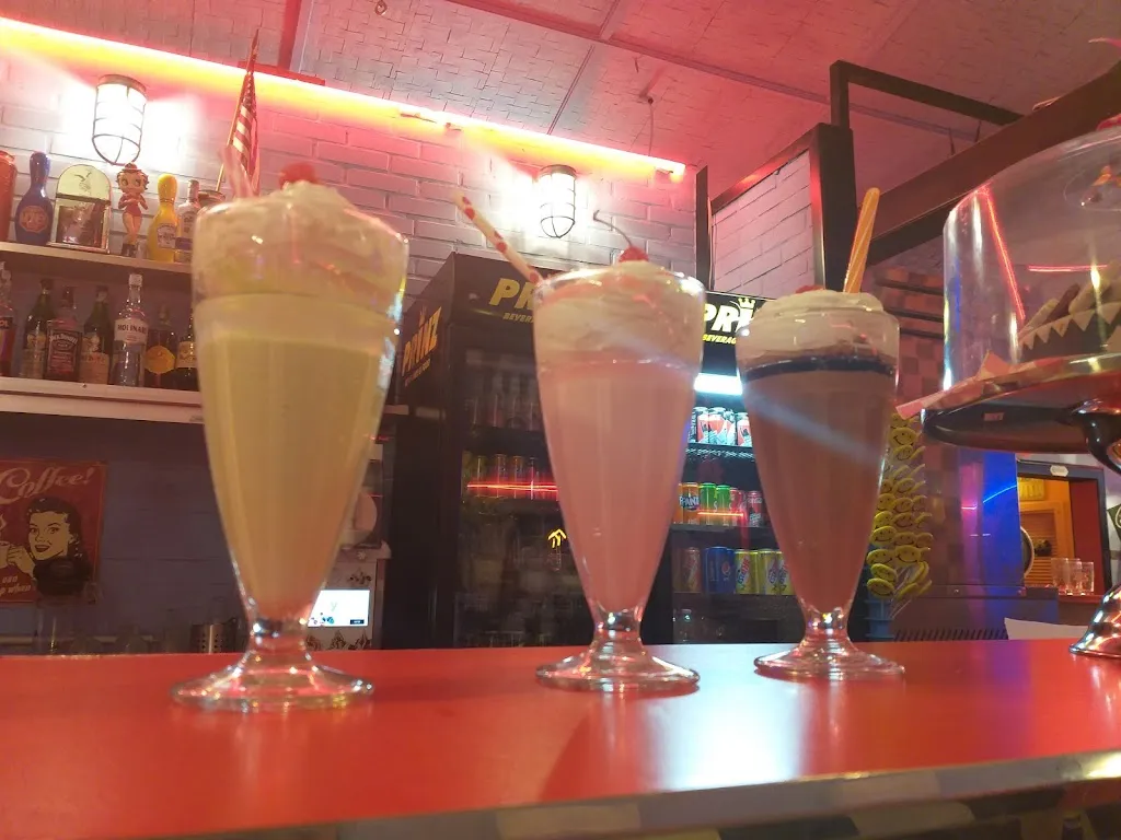 Menu_Ristorante 1950 American Diner_Forte dei Marmi_image_5