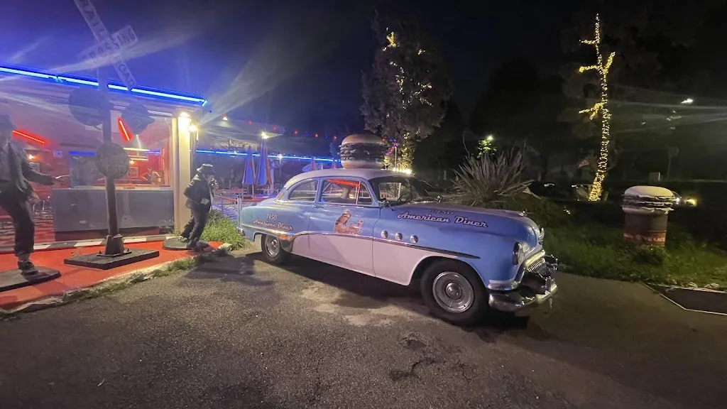 Andy Siegel_Ristorante 1950 American Diner_Forte dei Marmi_review