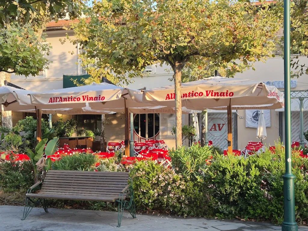 All'Antico Vinaio restaurant in Forte dei Marmi