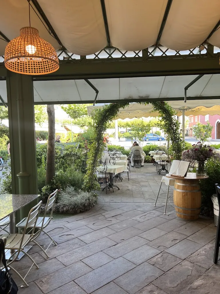 Osama Al Nasir_Valè_Forte dei Marmi_review