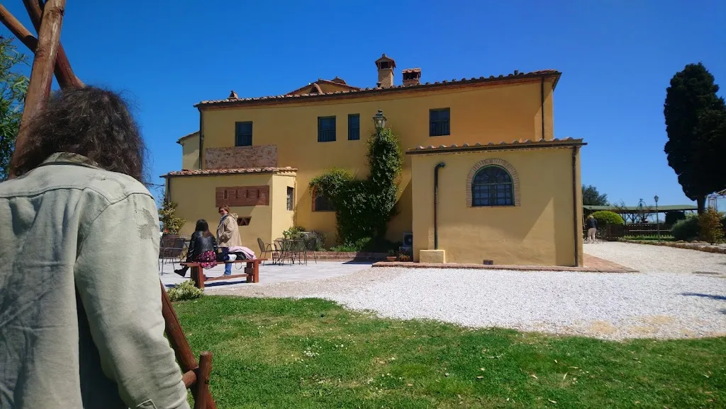 Hilary Williams_The Farmhouse Ca Spelli_Guasticce_review