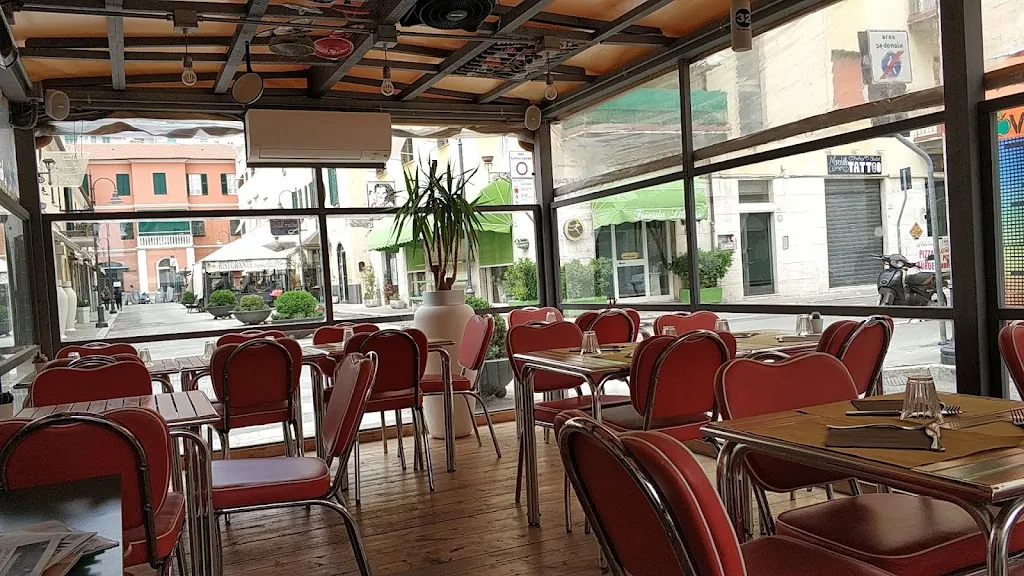 UNICO - Trattoria urbana restaurant in Follonica