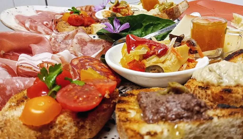 UNICO - Trattoria urbana_Follonica_slider_image_2