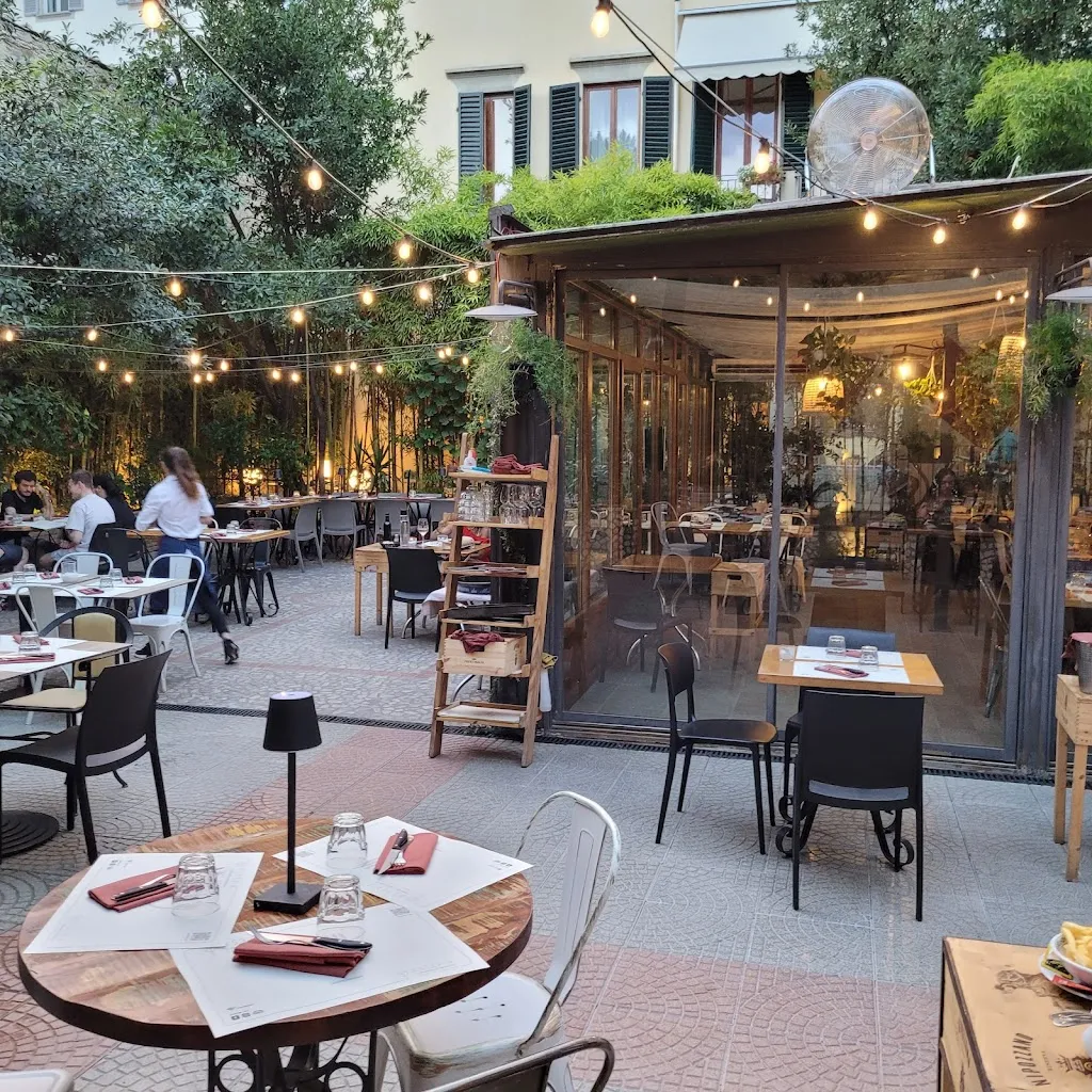 La Taverna di Pulcinella restaurant in Follonica