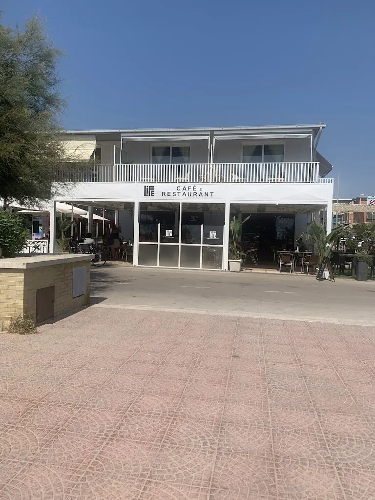 Gianmarco Battaglia_Life Cafè Bar & Restaurant_Follonica_review