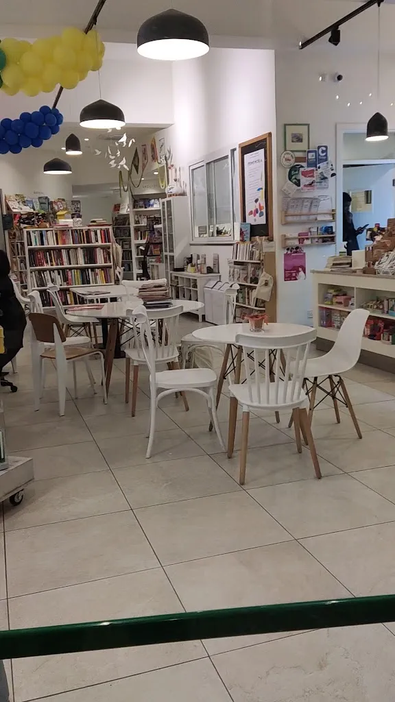 ALTRIMONDI libreria, bistrot e oltre_Follonica_slider_image_2