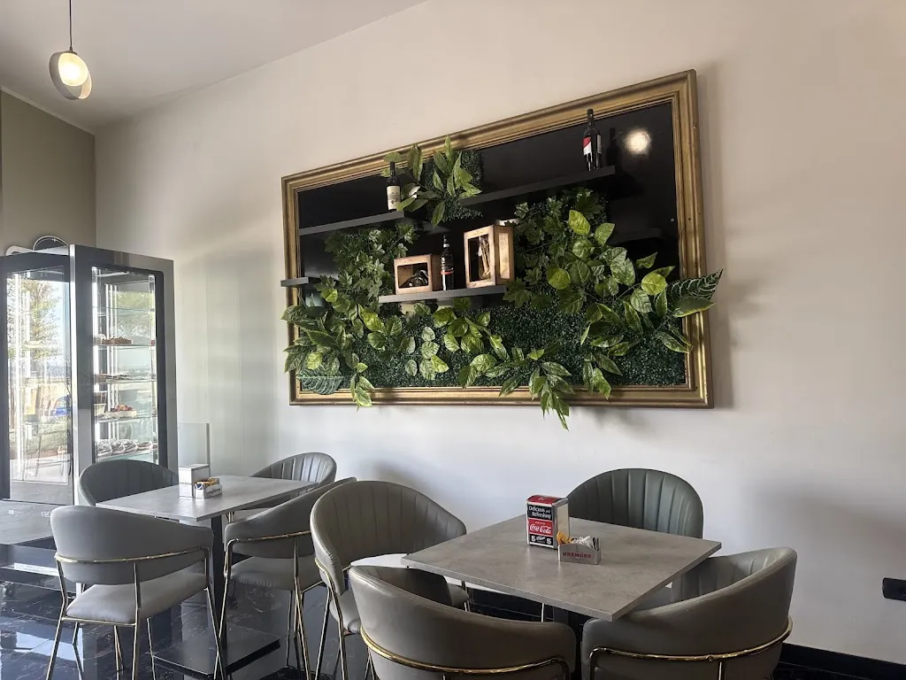 Noir Drink & Food restaurant in Massafra