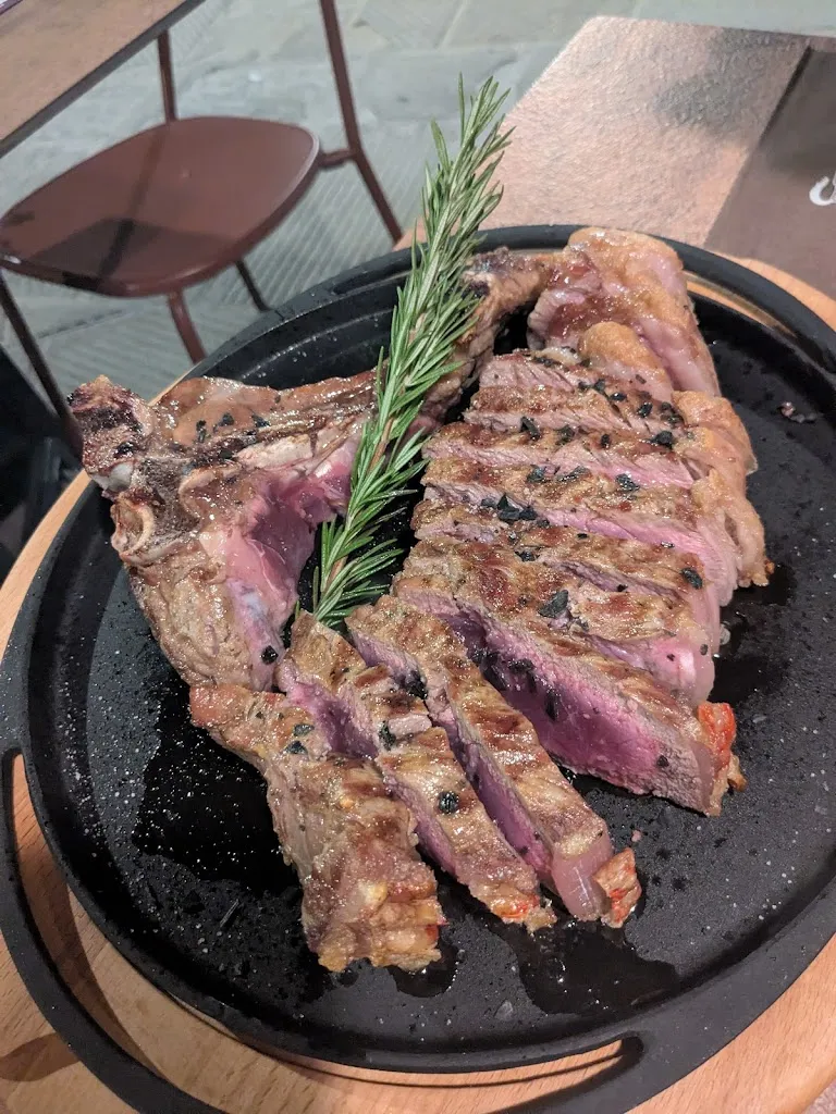 Olya Rebikova_Vineria Da Romolo_Grosseto_review