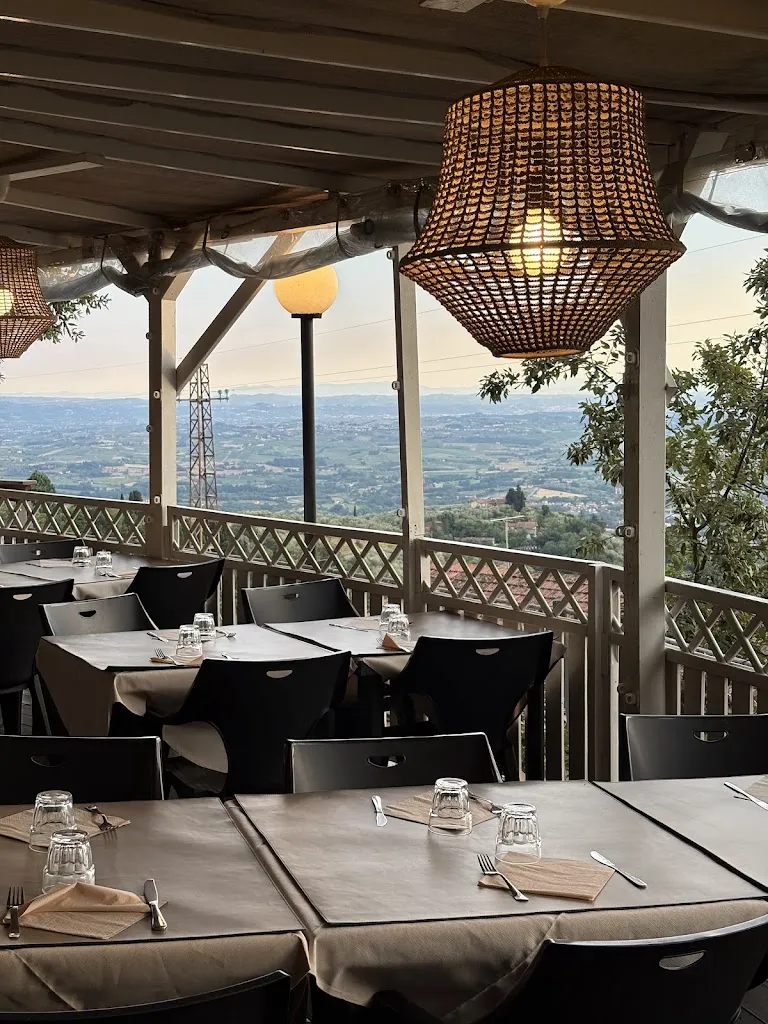 Bar Enoteca e cucina l'Indicatore_Lamporecchio_slider_image_1