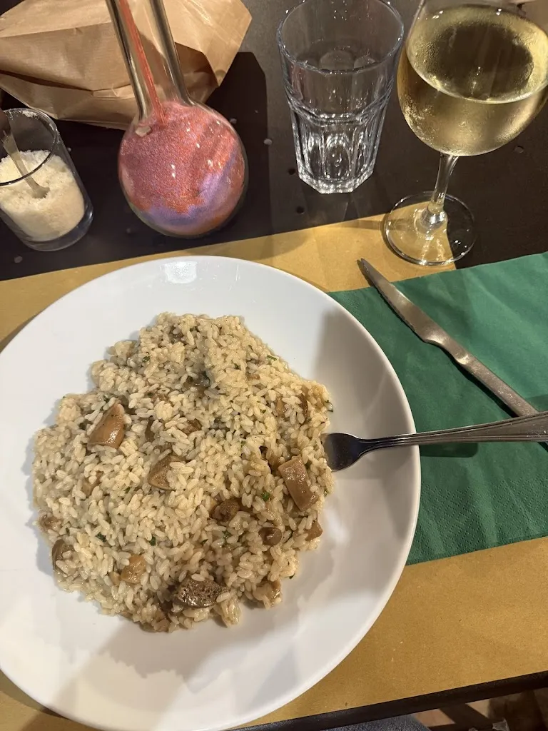 Georgia Pennington_Ristorante/pizzeria All'Orto de' Pecci_Isola D'Arbia_review
