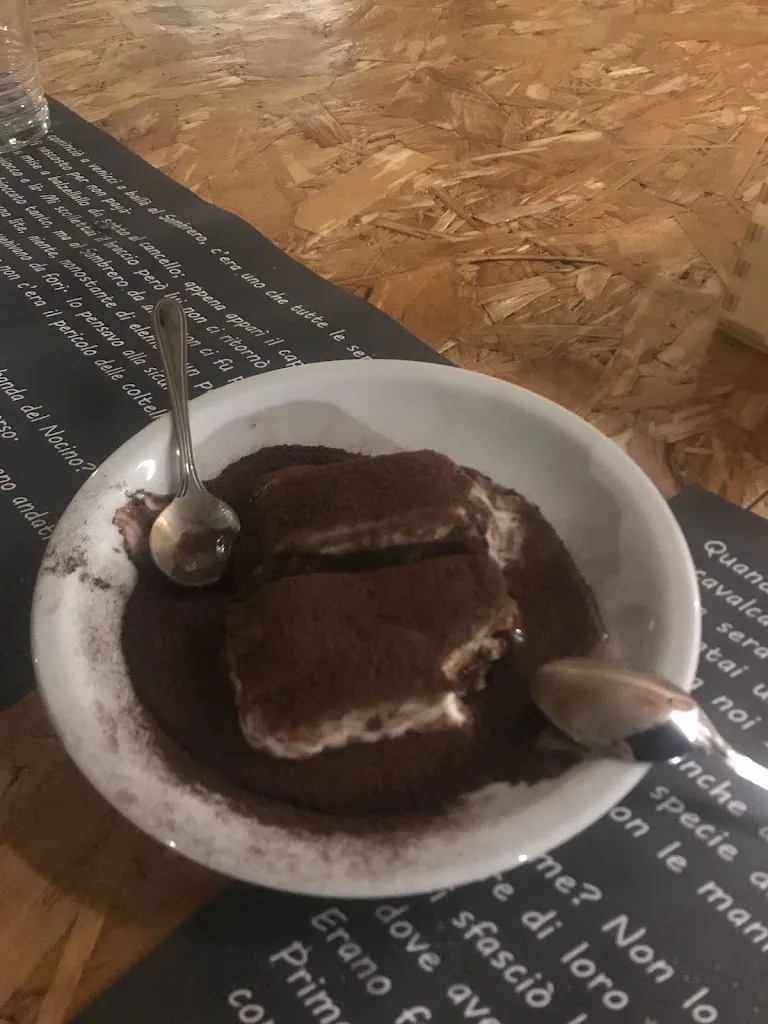 Harry Sullivan_La ComBriccola Ristorante Pizzeria_Isola D'Arbia_review