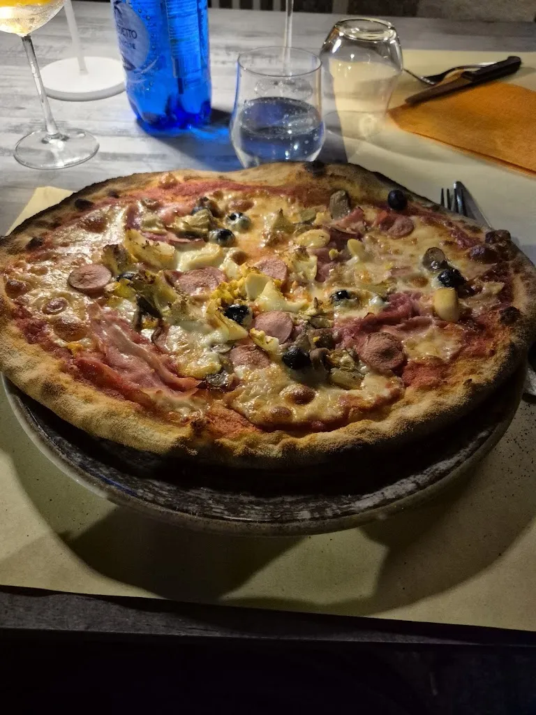 La ComBriccola Ristorante Pizzeria_Isola D'Arbia_slider_image_3