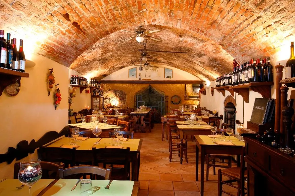 La Taverna di San Giuseppe restaurant in Isola D'Arbia