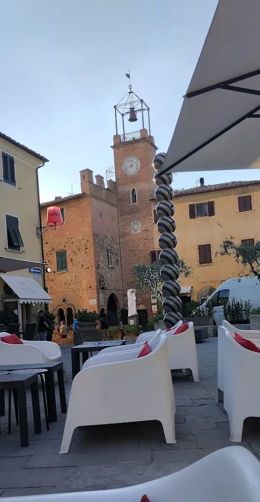 M G_Un Cri Cri nel Silenzio_Lajatico_review