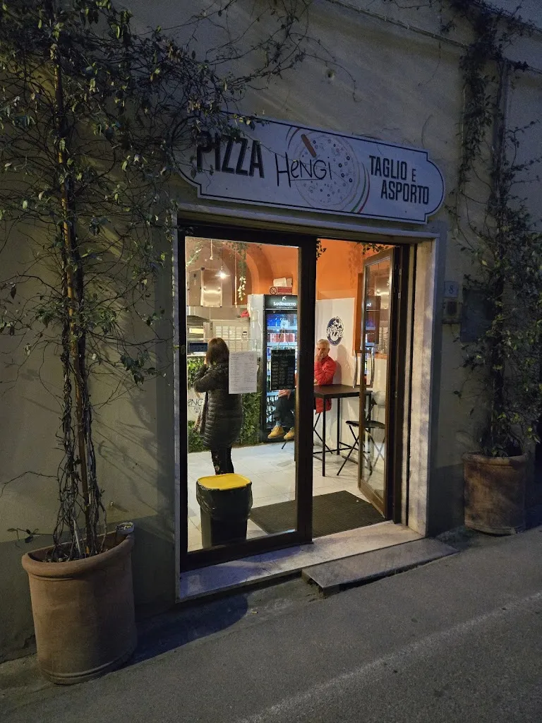 Hengi pizza a taglio e asporto restaurant in Lajatico