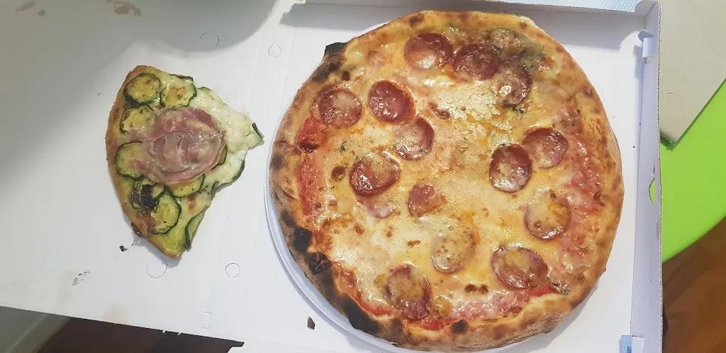 Ivan S._Pizzeria L'Orologio di Cardone Fernando Antonio_Massafra_recensione