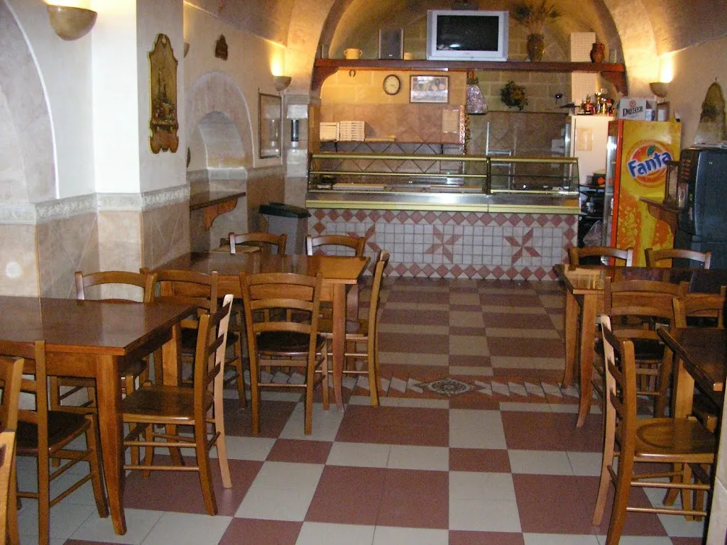 Pizzeria L'Orologio di Cardone Fernando Antonio restaurant in Massafra