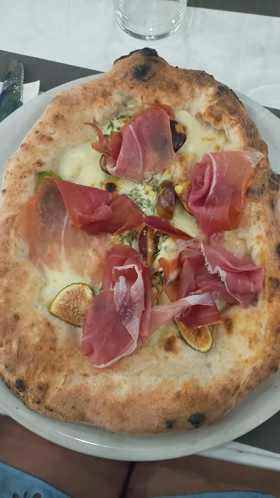 Pizzeria L'Orologio di Cardone Fernando Antonio_Massafra_slider_image_3