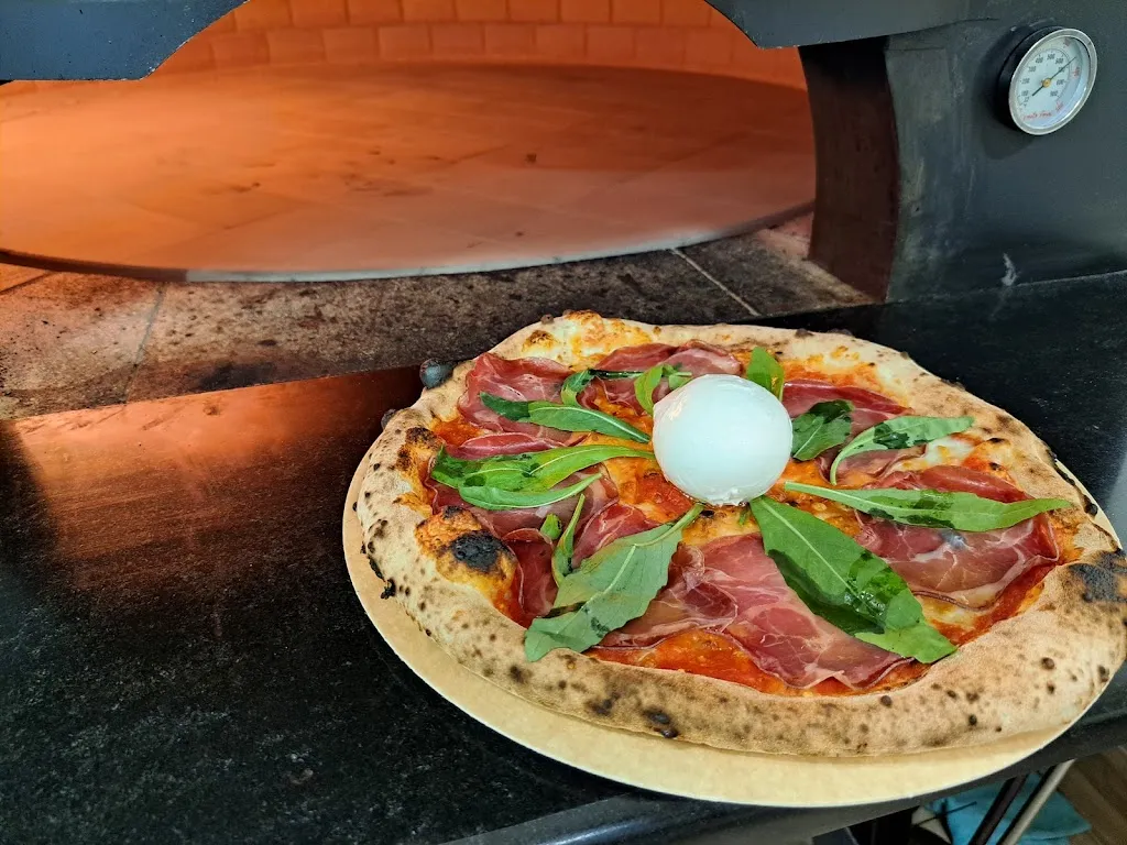 Il Ghiottone, pizzeria e focacceria_Massafra_slider_image_3