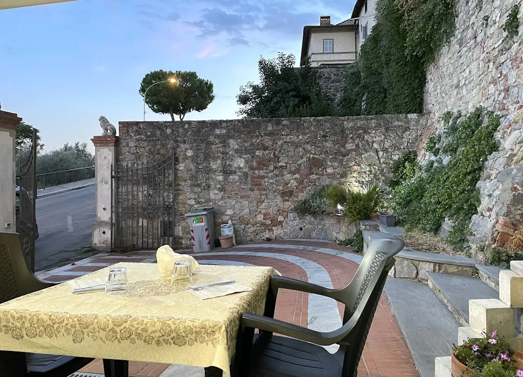 Ristorante Pizzeria Lo Schicchero restaurant in Lucignano