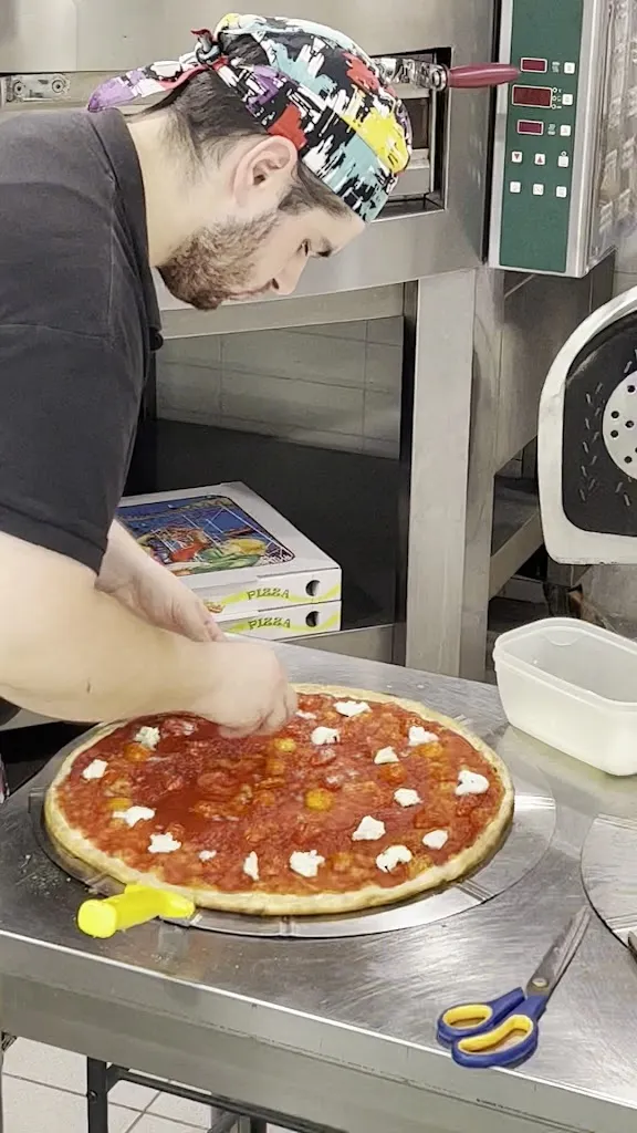 Pezzi Pizza_Lucignano_slider_image_2