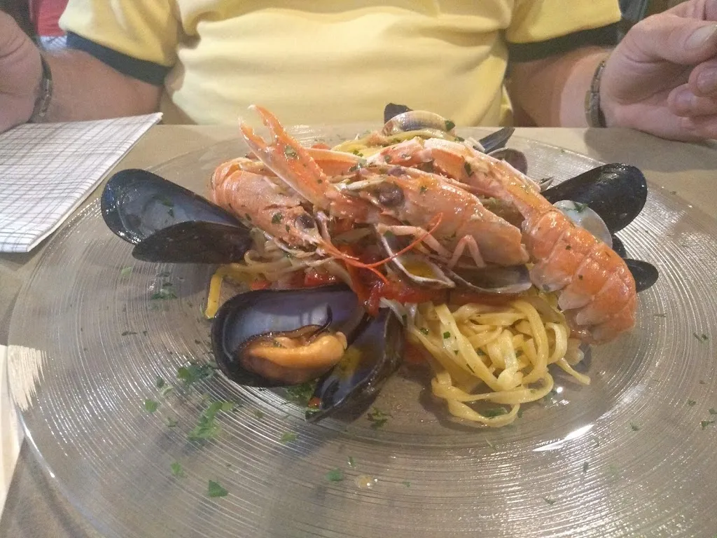 Tomasz Skwarek_PIZZA MOVIE Vecchio Cinema Ristorante Pizzeria_Magliano in Toscana_recensione