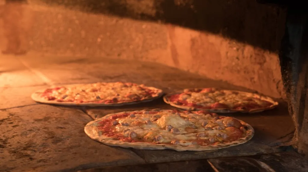 Pizzeria Dimicla_Loro Ciuffenna_slider_image_2