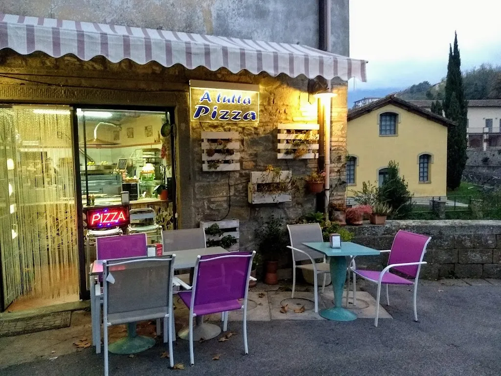 Pizzeria a tutta pizza di Fasti Liana restaurant in Loro Ciuffenna