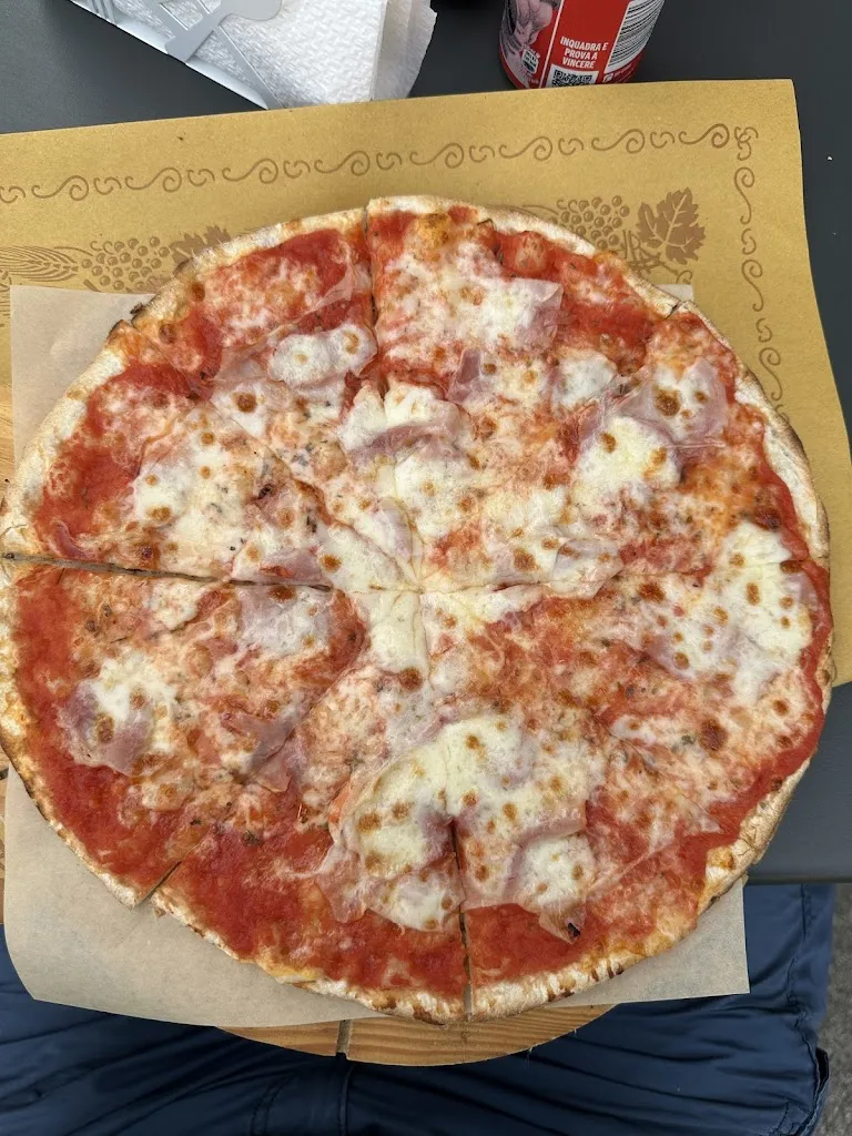 Pizzeria a tutta pizza di Fasti Liana_Loro Ciuffenna_slider_image_3